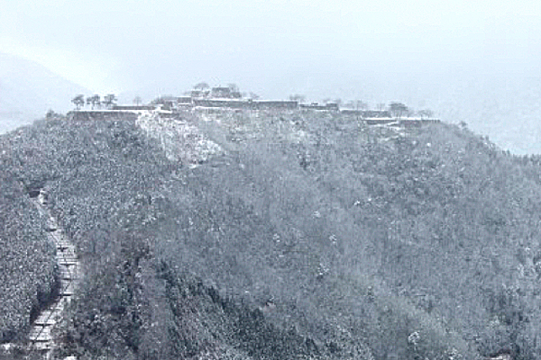 立雲峡から見た冬の竹田城跡